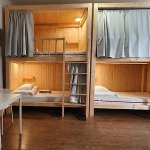 7Brunnen Hostel Beds & Rooms 호스텔