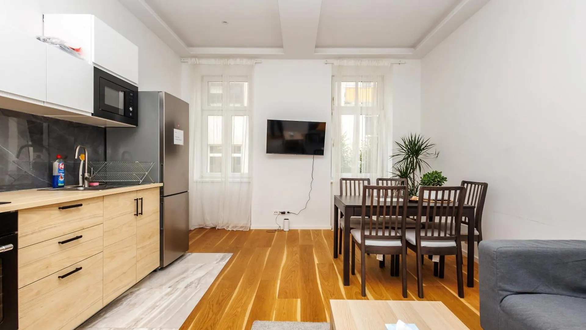 5 Beds 2 Bedrooms Top Apart In Vienna\'S Heart location